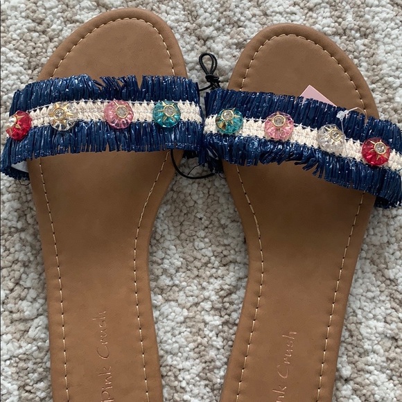 Sandals - Picture 3 of 4